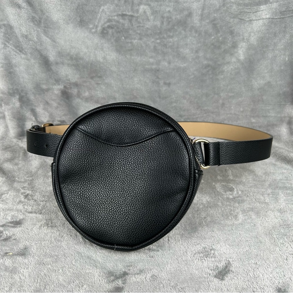 Black Leather‎ Circle Belt Bag